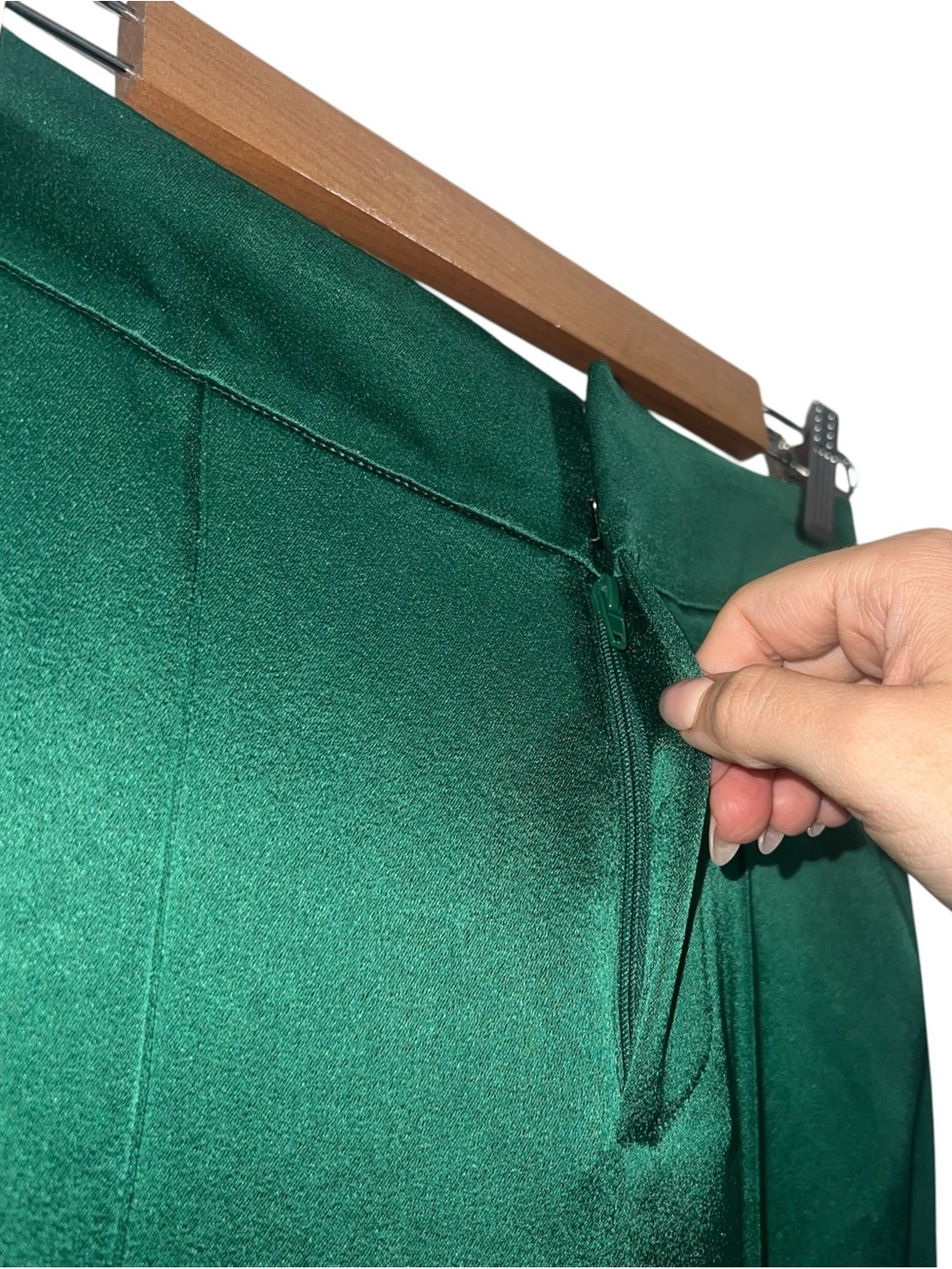 NEW NWT Alice + Olivia Dylan Satin Wide Leg Pants In Forest Green - Picture 7 of 13